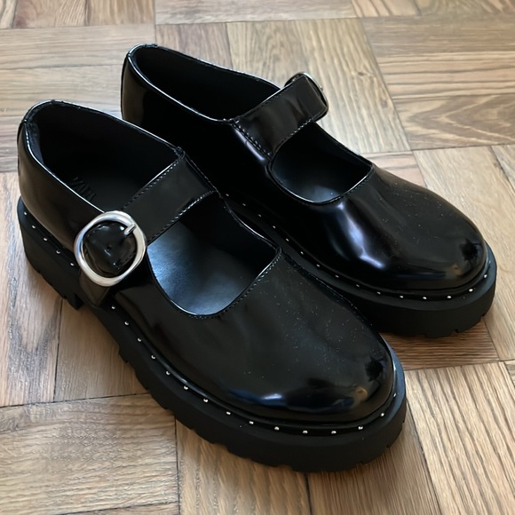 ZARA KIDS BLACK PATENT STUDDED MARY JANES - Picture 2 of 6